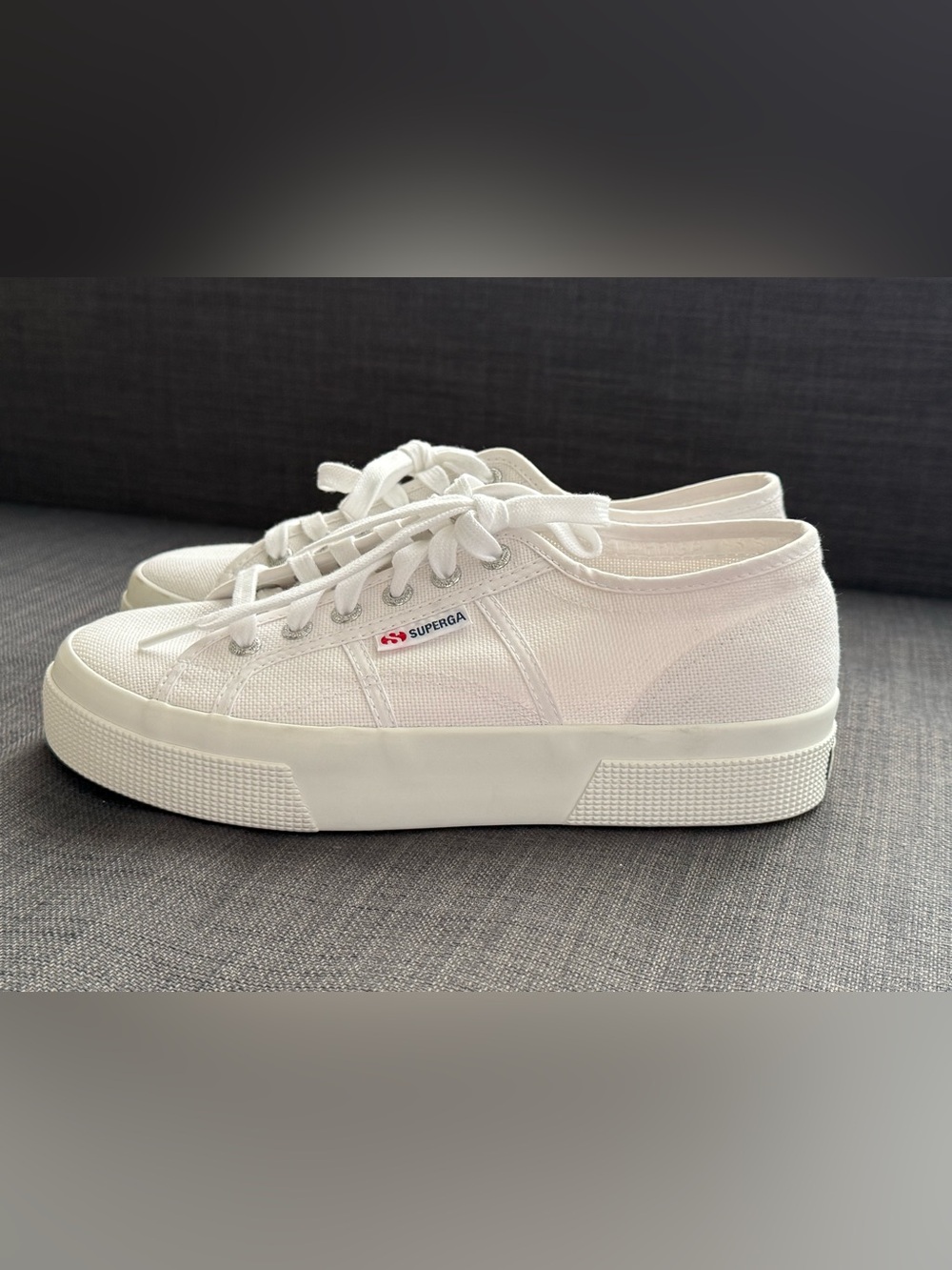 Superga White Low-Top Platform Canvas Sneakers - Size 8 (39)